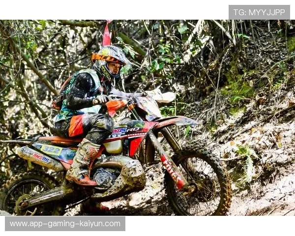 摩托越野赛:选手飞跃 22 米破纪录 摩托越野赛:选手飞跃 22 米破纪录